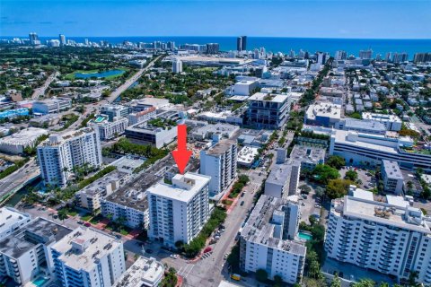Condominio en venta en Miami Beach, Florida, 1 dormitorio, 66.7 m2 № 2090508 - foto 30