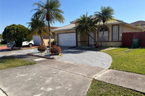 Casa en alquiler en Miami Lakes, Florida, 3 dormitorios, 155.52 m2 № 2011521 - foto 7