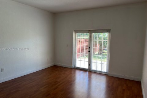 Casa en alquiler en Miami Lakes, Florida, 3 dormitorios, 155.52 m2 № 2011521 - foto 3