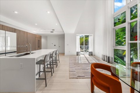 Condominio en venta en Miami, Florida, 3 dormitorios, 207.73 m2 № 1846214 - foto 8