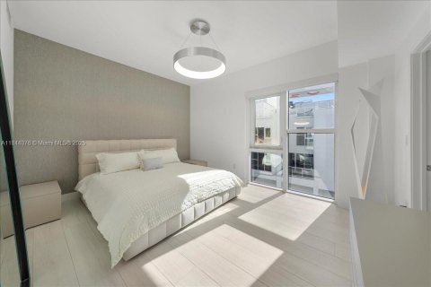 Condominio en venta en Miami, Florida, 3 dormitorios, 207.73 m2 № 1846214 - foto 22