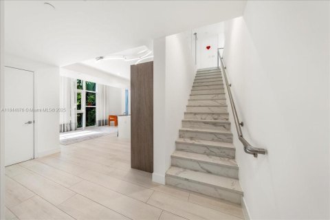 Condominio en venta en Miami, Florida, 3 dormitorios, 207.73 m2 № 1846214 - foto 14