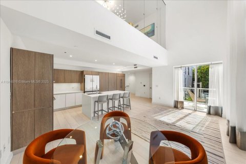 Condominio en venta en Miami, Florida, 3 dormitorios, 207.73 m2 № 1846214 - foto 2