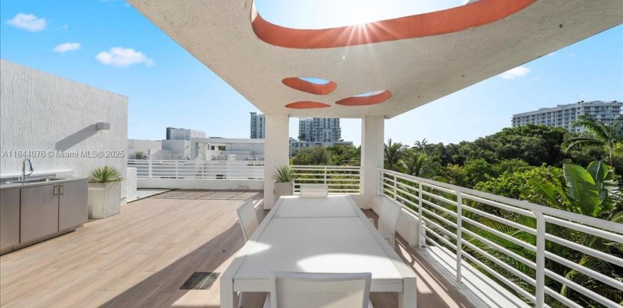 Condominio en Miami, Florida, 3 dormitorios № 1846214