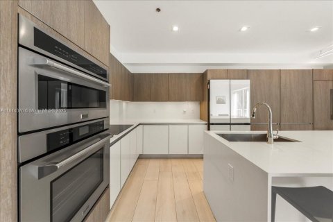 Condominio en venta en Miami, Florida, 3 dormitorios, 207.73 m2 № 1846214 - foto 10
