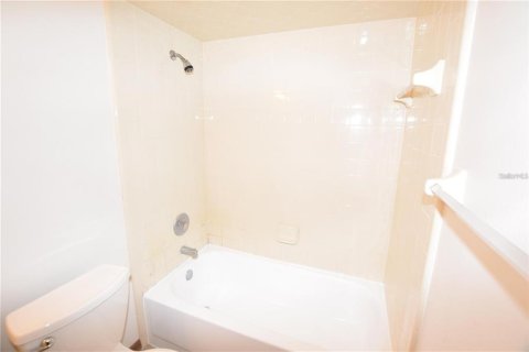 Villa ou maison à vendre à Deltona, Floride: 3 chambres, 116.59 m2 № 2198296 - photo 14