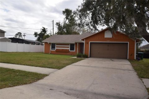 House in Deltona, Florida 3 bedrooms, 116.59 sq.m. № 2198296