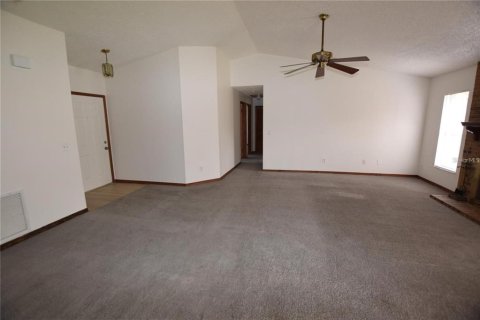 Villa ou maison à vendre à Deltona, Floride: 3 chambres, 116.59 m2 № 2198296 - photo 5