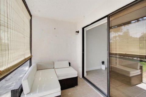 Снять в аренду кондоминиум в Бока-Ратон, Флорида 4 комнаты, 111.48м2, № 2185726 - фото 24