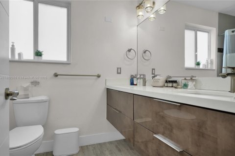 House in North Miami Beach, Florida 4 bedrooms, 200.85 sq.m. № 1929492 - photo 22