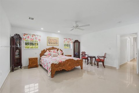 Купить виллу или дом в Пальметто-Бей, Флорида 4 спальни, 265.51м2, № 2079958 - фото 11