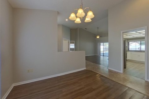 Villa ou maison à louer à Plant City, Floride: 3 chambres, 222.97 m2 № 2117699 - photo 4