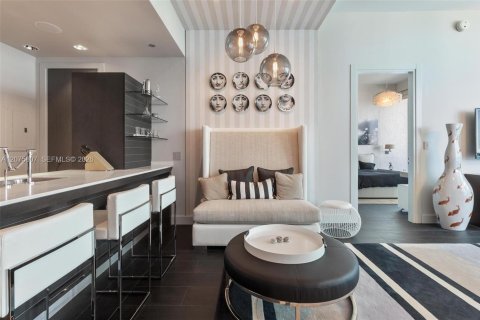 Condominio en alquiler en Miami, Florida, 2 dormitorios, 114.92 m2 № 2339902 - foto 26