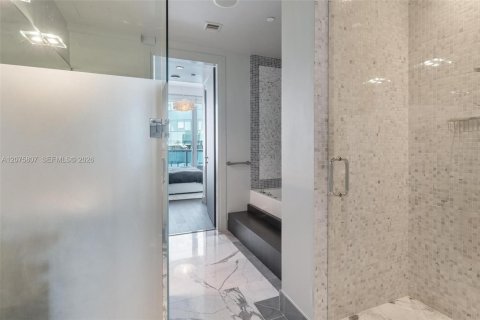Condominio en alquiler en Miami, Florida, 2 dormitorios, 114.92 m2 № 2339902 - foto 13