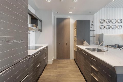 Condominio en alquiler en Miami, Florida, 2 dormitorios, 114.92 m2 № 2339902 - foto 6