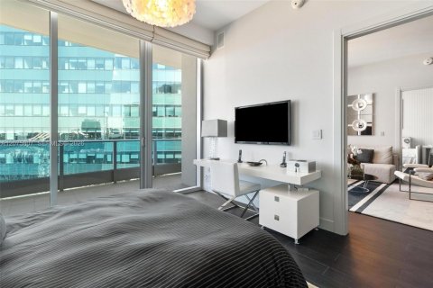 Condominio en alquiler en Miami, Florida, 2 dormitorios, 114.92 m2 № 2339902 - foto 10