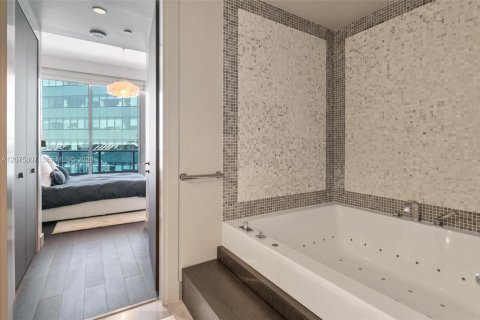 Condominio en alquiler en Miami, Florida, 2 dormitorios, 114.92 m2 № 2339902 - foto 14
