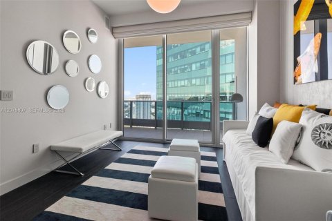 Condominio en alquiler en Miami, Florida, 2 dormitorios, 114.92 m2 № 2339902 - foto 28