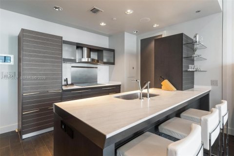 Condominio en alquiler en Miami, Florida, 2 dormitorios, 114.92 m2 № 2339902 - foto 5