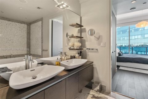 Condominio en alquiler en Miami, Florida, 2 dormitorios, 114.92 m2 № 2339902 - foto 15