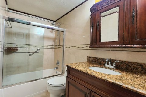 Снять в аренду кондоминиум в Холливуд, Флорида 2 спальни, 101.26м2, № 1923339 - фото 19