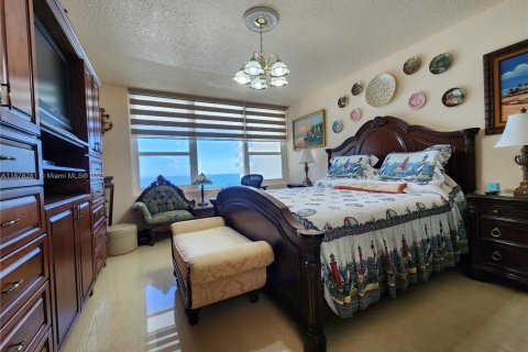 Снять в аренду кондоминиум в Холливуд, Флорида 2 спальни, 101.26м2, № 1923339 - фото 13