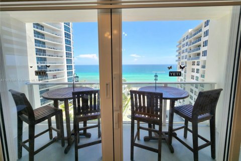 Снять в аренду кондоминиум в Холливуд, Флорида 2 спальни, 101.26м2, № 1923339 - фото 3