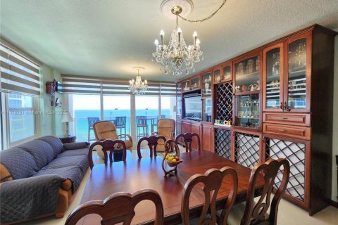 Снять в аренду кондоминиум в Холливуд, Флорида 2 спальни, 101.26м2, № 1923339 - фото 4