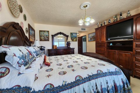 Снять в аренду кондоминиум в Холливуд, Флорида 2 спальни, 101.26м2, № 1923339 - фото 15