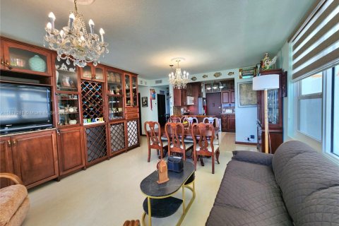 Снять в аренду кондоминиум в Холливуд, Флорида 2 спальни, 101.26м2, № 1923339 - фото 7