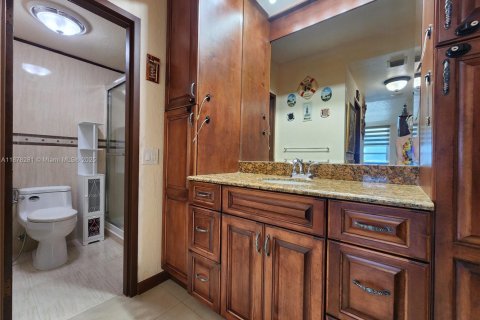 Снять в аренду кондоминиум в Холливуд, Флорида 2 спальни, 101.26м2, № 1923339 - фото 16