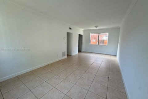 House in Miami, Florida 1 bedroom, 293.2 sq.m. № 1862556 - photo 6