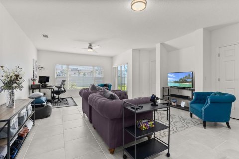 Touwnhouse à vendre à Kissimmee, Floride: 4 chambres, 174.28 m2 № 1438936 - photo 13