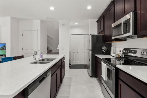 Touwnhouse à vendre à Kissimmee, Floride: 4 chambres, 174.28 m2 № 1438936 - photo 7