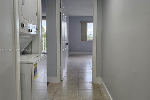 Condo in Hialeah, Florida, 3 bedrooms  № 1989513 - photo 5