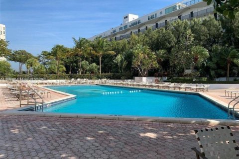 Condominio en venta en Miami, Florida, 2 dormitorios, 114.18 m2 № 1979246 - foto 24