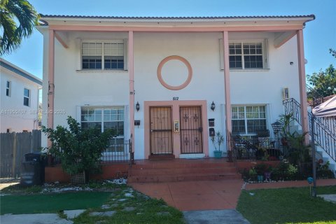 Casa en Miami Beach, Florida 1 dormitorio, 266.44 m2 № 2009715