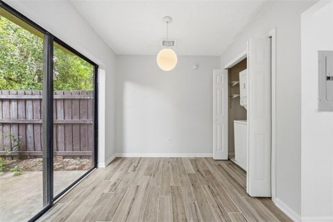 Townhouse in Winter Park, Florida 3 bedrooms, 106.93 sq.m. № 2100118 - photo 9