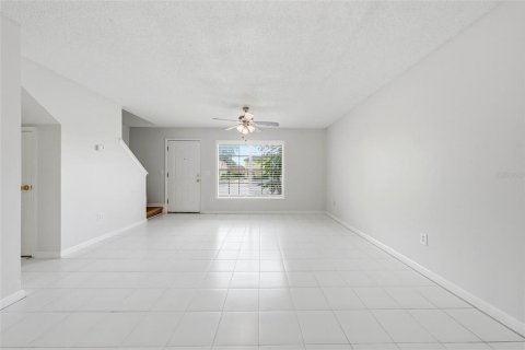Townhouse in Winter Park, Florida 3 bedrooms, 106.93 sq.m. № 2100118 - photo 4