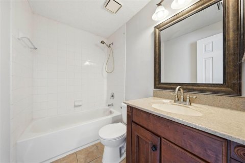 Townhouse in Winter Park, Florida 3 bedrooms, 106.93 sq.m. № 2100118 - photo 16