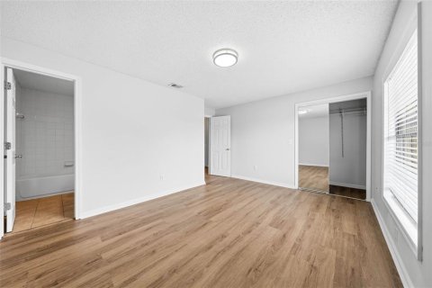 Townhouse in Winter Park, Florida 3 bedrooms, 106.93 sq.m. № 2100118 - photo 15