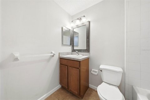 Townhouse in Winter Park, Florida 3 bedrooms, 106.93 sq.m. № 2100118 - photo 23