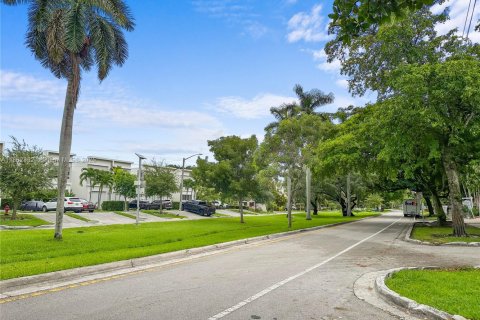 Condominio en alquiler en North Miami, Florida, 1 dormitorio, 65.96 m2 № 1890828 - foto 19