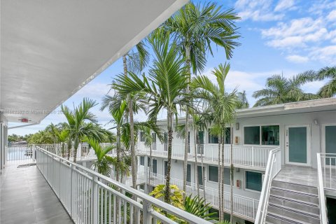 Condominio en alquiler en North Miami, Florida, 1 dormitorio, 65.96 m2 № 1890828 - foto 17