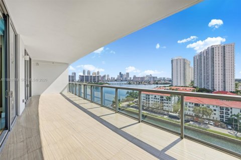 Condo in Aventura, Florida, 3 bedrooms  № 1745660 - photo 15