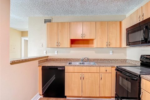 Copropriété à vendre à Land O' Lakes, Floride: 2 chambres, 74.32 m2 № 2092536 - photo 9