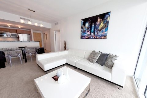 Condo in Miami, Florida, 2 bedrooms  № 1925273 - photo 4