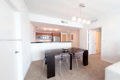 Condo in Miami, Florida, 2 bedrooms  № 1925273 - photo 6