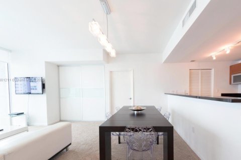 Condo in Miami, Florida, 2 bedrooms  № 1925273 - photo 5