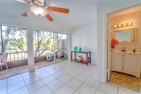 Touwnhouse à vendre à Tampa, Floride: 3 chambres, 141.21 m2 № 1906032 - photo 12